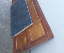 Door and worktop