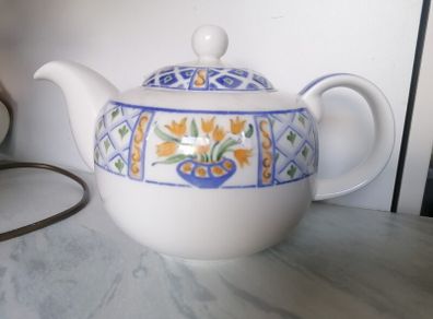 Royal Doulton Everyday Range teapot in the lovely sunny discontinued Marisol pattern