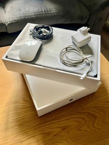 Apple Macbook Air M2 2022 low cycles in Midnight Blue