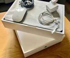 Apple Macbook Air M2 2022 low cycles in Midnight Blue