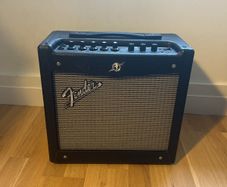 Fender mustang V2 beginners practice amp