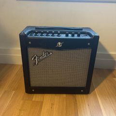 Fender mustang V2 beginners practice amp