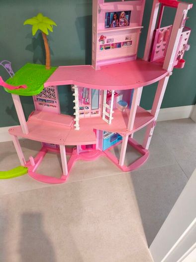 Barbie dream house