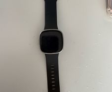 Fitbit versa 4