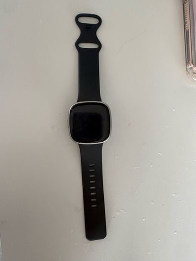 Fitbit versa 4