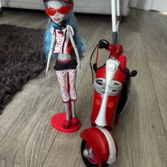 monster high doll with scooter