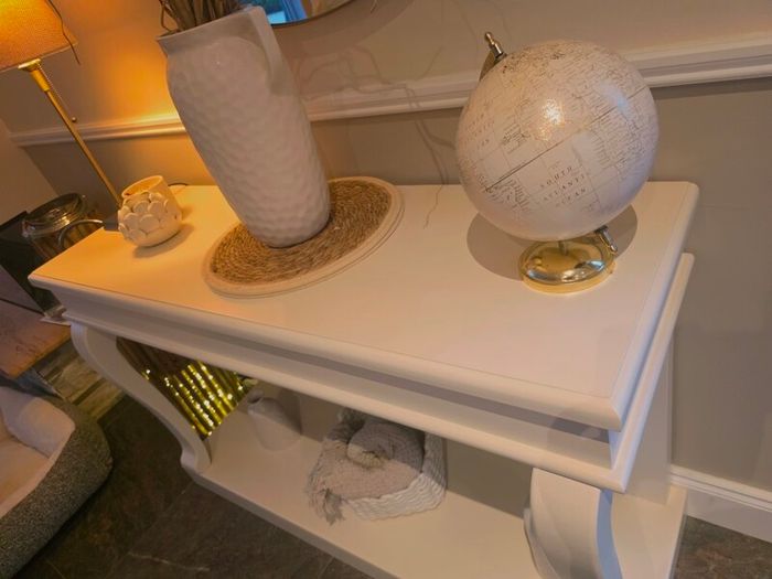 Scroll Console Table