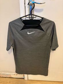 nike t