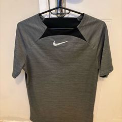 nike t