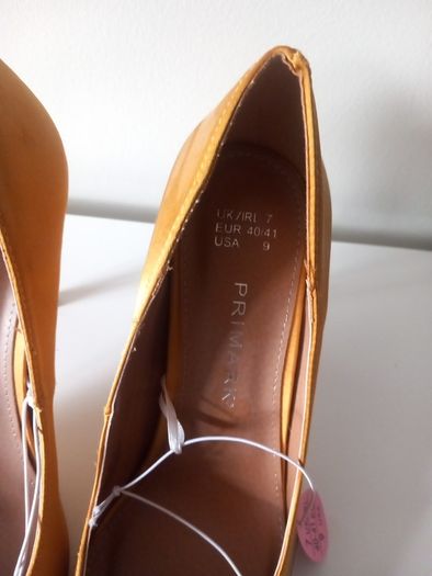 Ladies shoes