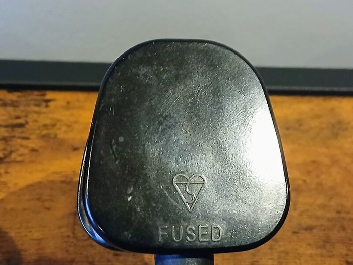 Hosley Glossy Black Ceramic Electric Wax Melt Burner