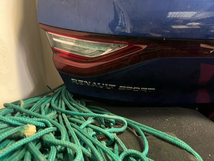 16 megane boot lid
