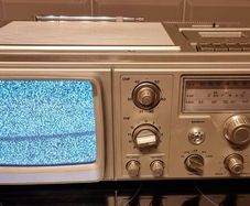 Universum FRC2096 - QUELLE GmbH, Full working, in good condition.