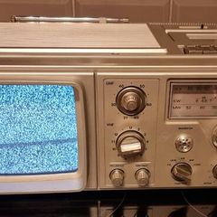 Universum FRC2096 - QUELLE GmbH, Full working, in good condition.