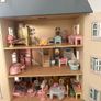 Le Toy Van Cherry Tree hall wooden dollshouse Image 6