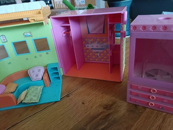 Polly pockets bundle