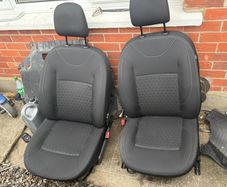 Dacia Sandero front car seats