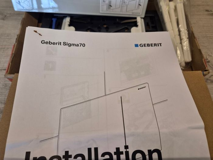 Geberit Sigma 70 duel flush plate white glass