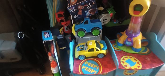 Lots of toys free