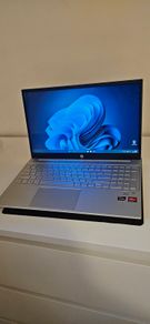 HP Pavilion 15.6" touchscreen + HP mouse,pad,case