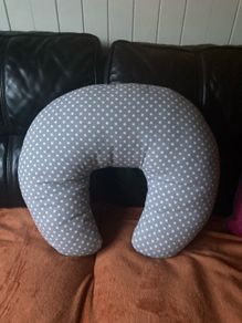 Breastfeeding pillow