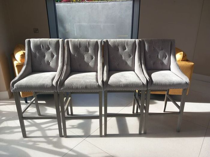 Dining Table, Chairs x6, Island Stools x4