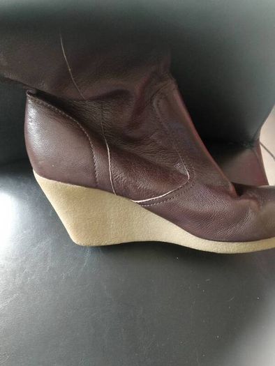 Ladies leather boots