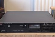 Luxman D 90  High End cd player hifi stereo