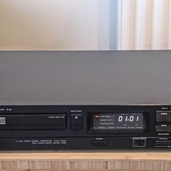Luxman D 90  High End cd player hifi stereo