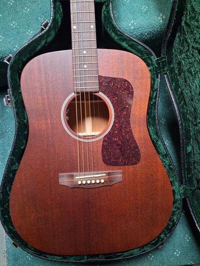 Guild D20 E Acoustic Guitar