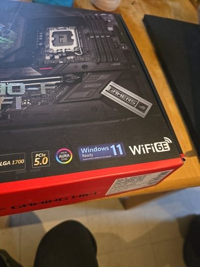 asus rog strix Z690-f