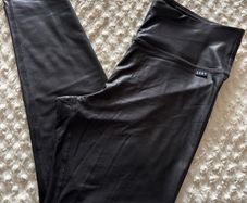 DKNY black leggings - size M
