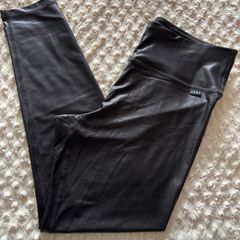DKNY black leggings - size M