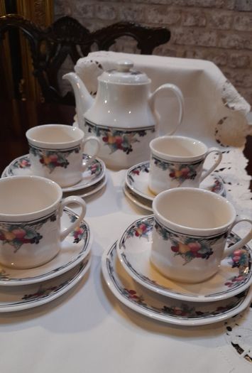 Royal Albert " Autumn Glory " tea set