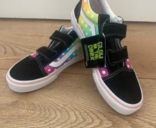 BNWT Girls Vans Glow Rainbow UK 2