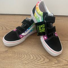 BNWT Girls Vans Glow Rainbow UK 2