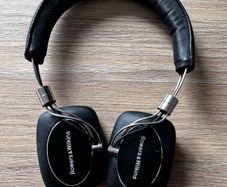 Bowers and Wilkins P5