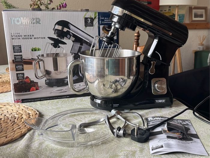 Tower 1000W Stand Mixer 5L Boxed used