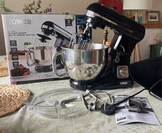 Tower 1000W Stand Mixer 5L Boxed used