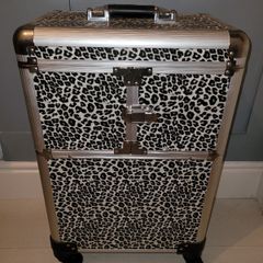Beauty case on wheels Like New
