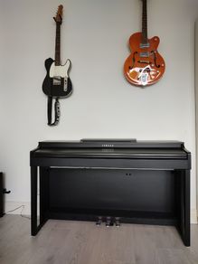 Yamaha Calvinova CLP-525 Piano