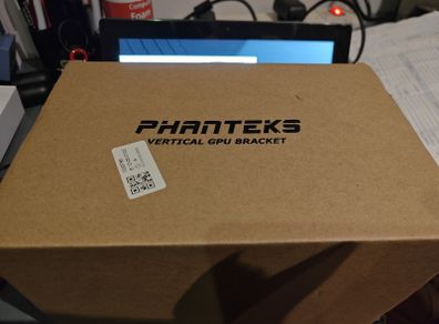 Phanteks Vertical GPU bracket