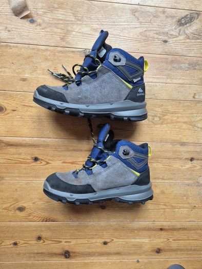 Decathlon Kids high-rise, waterproof hiking boots UK 4 EU 37, MH900 - Blue