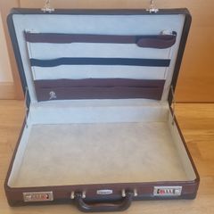 NEW brief case