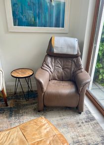 Himolla Chester 4247 Leather Lift & Rise Recliner
