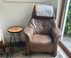 Himolla Chester 4247 Leather Lift & Rise Recliner