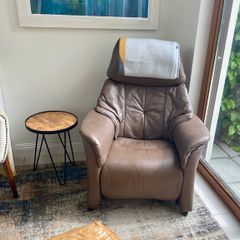 Himolla Chester 4247 Leather Lift & Rise Recliner