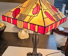 Vintage Tiffany style table lamp