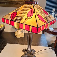Vintage Tiffany style table lamp