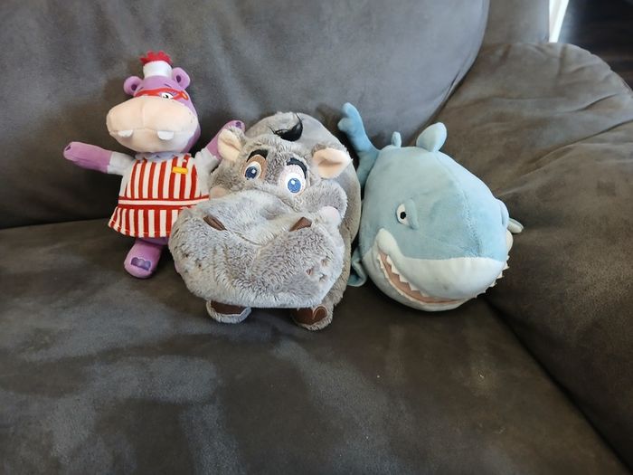 Playroom clear out - Huge assortment soft toys and teddies excellent condition great value